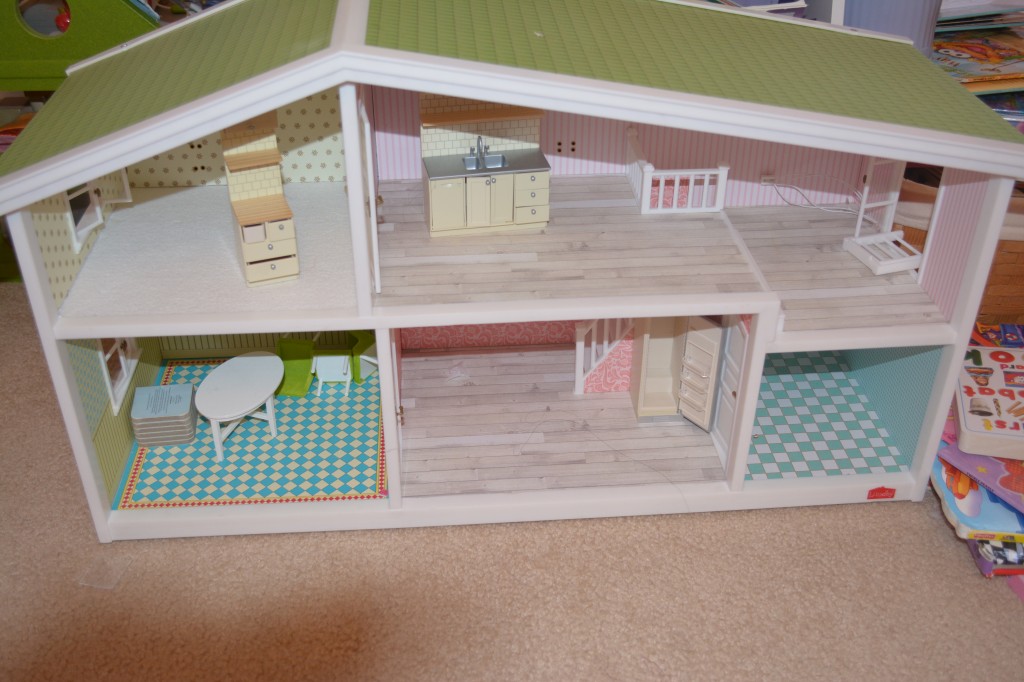 kids dollhouse