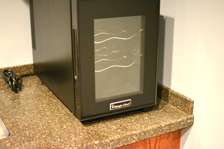 magic chef six bottle wine cooler