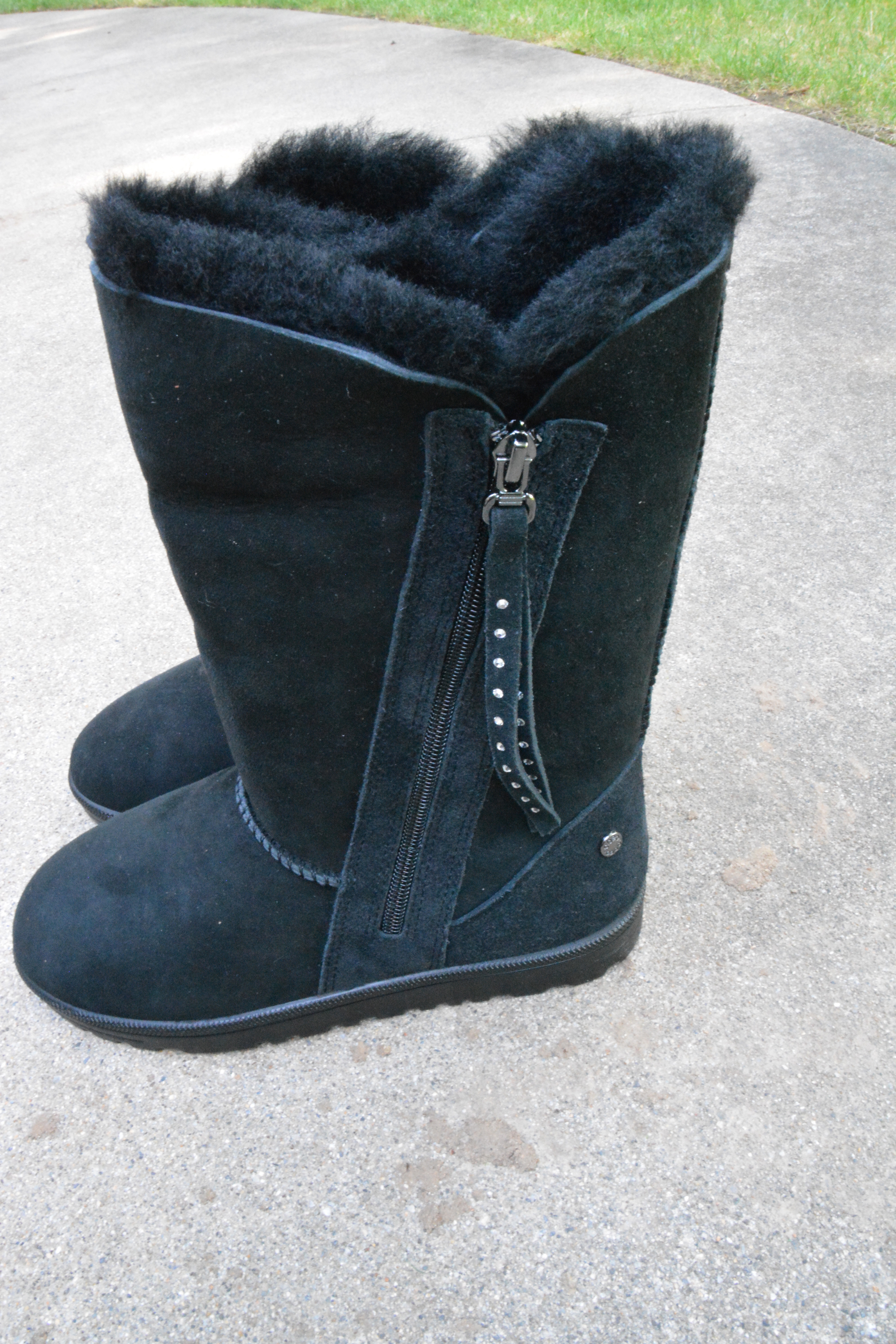 Abeo deals black boots