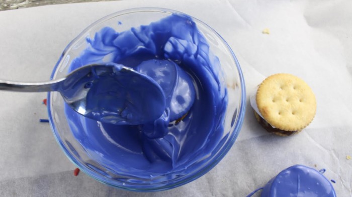 Patriotic Nutella Ritz Smores 