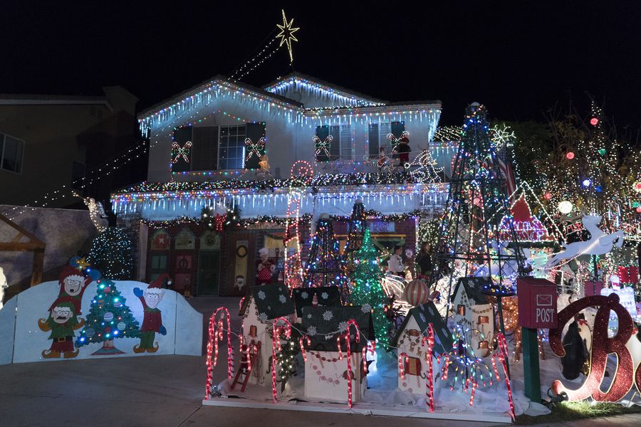  Great Christmas Light Fight