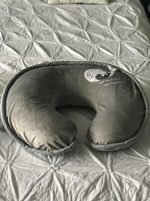 Boppy luxe feeding and infant best sale support pillow