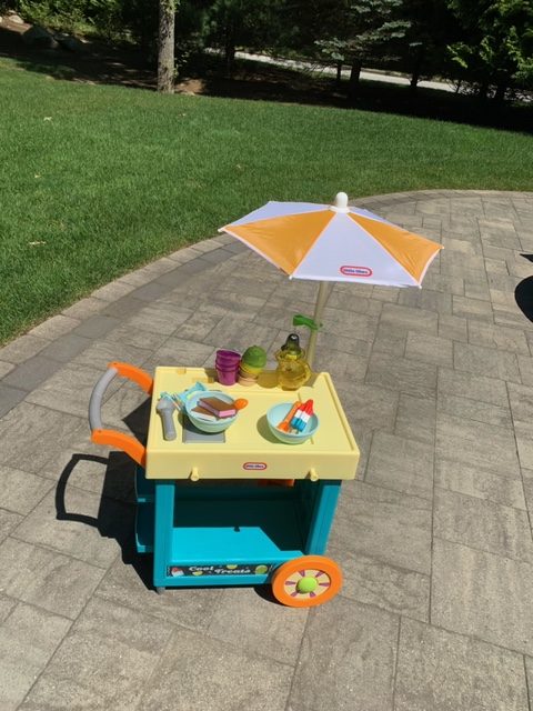 Little Tykes 2-in-1 Lemonade and Ice Cream Stand! 