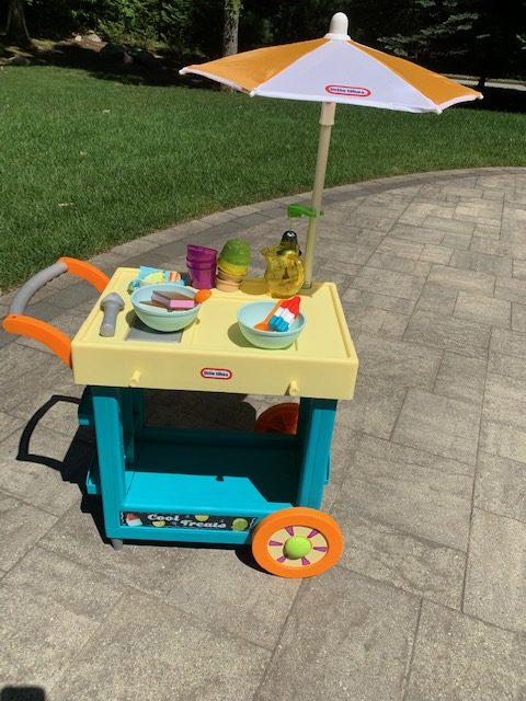 Little Tykes 2-in-1 Lemonade and Ice Cream Stand! 