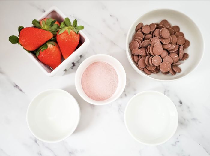 Chocolate Covered Strawberry Jello Shots Recipe! 