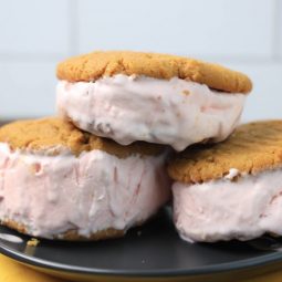 Strawberry Peanut Butter Ice Cream Sandwich Recipe!