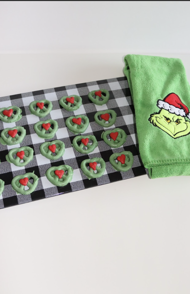 Mini Pretzel Twists Grinch Hearts Recipe for the Holidays!